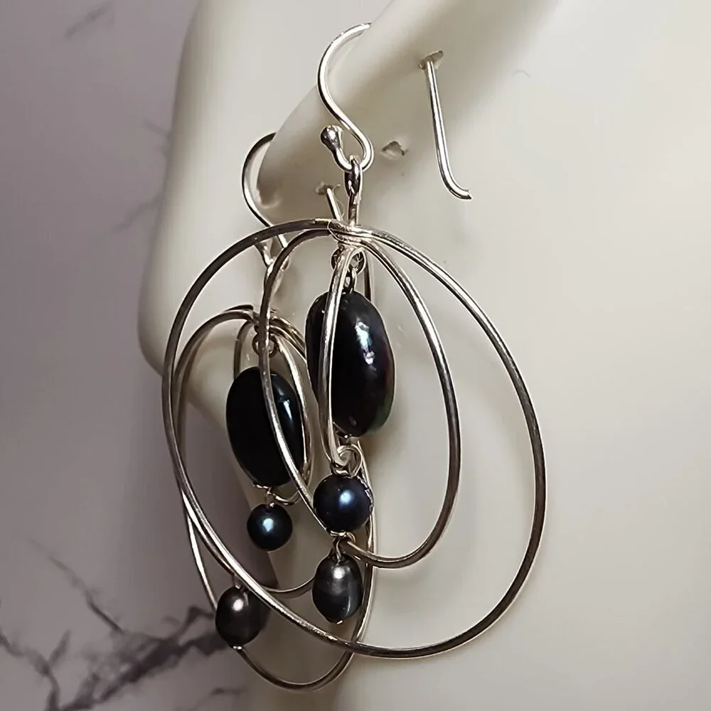 Beautiful Orbit Circle Pearl Dangle Earrings